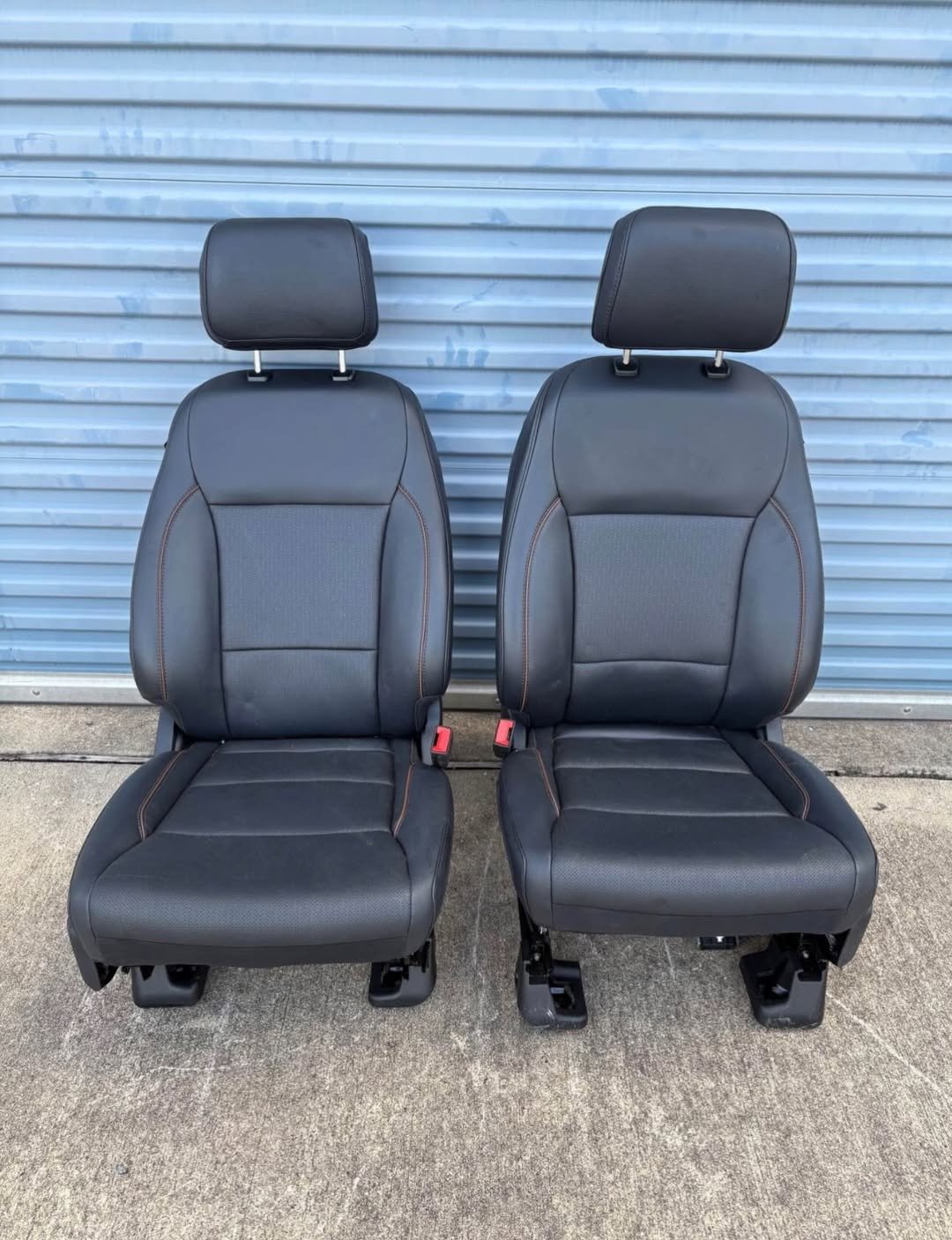 2023 2024 2025 2026 Ford F250 F350 F450 Super Duty Front Lariat Seat Pair

2021 2022 2023 2024 2025 2026 Ford F150 Raptor Front Seat Pair

Very clean and in pristine condition with no damages or scratches