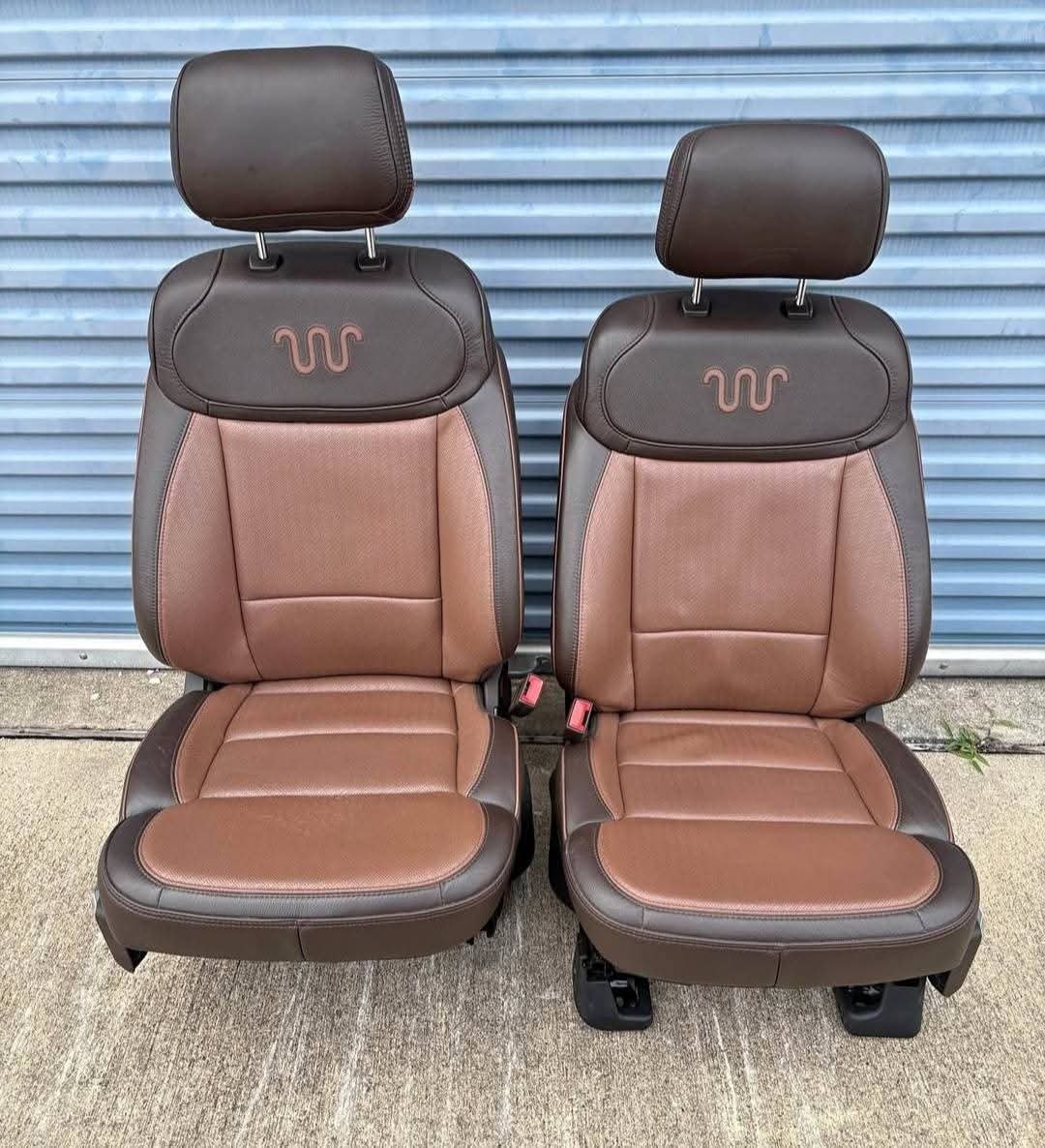 2023 2024 2025 2026 Ford F250 F350 F450 Super Duty King Ranch Front Seat Pair
Still new and excellent pristine condition with no damages or scratches