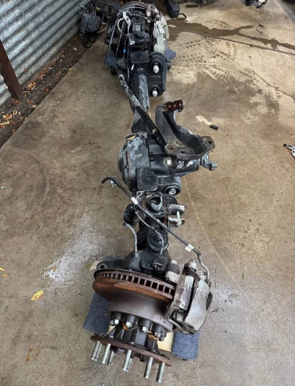 2024 F350 F450 front axle

2017-2025 f450 front axle 
Will fit f-450 from 2017-2025
4.30 gear ratio