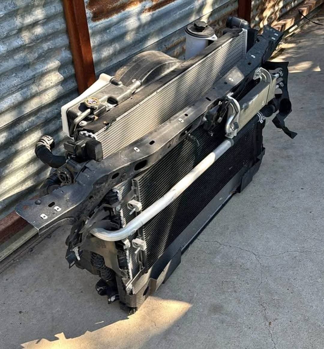 2023-2026 F250 F350 F450 F550 complete radiator system 

complete radiator assembly for 2023-2026 f250 or f350 f450 f550 with the high output