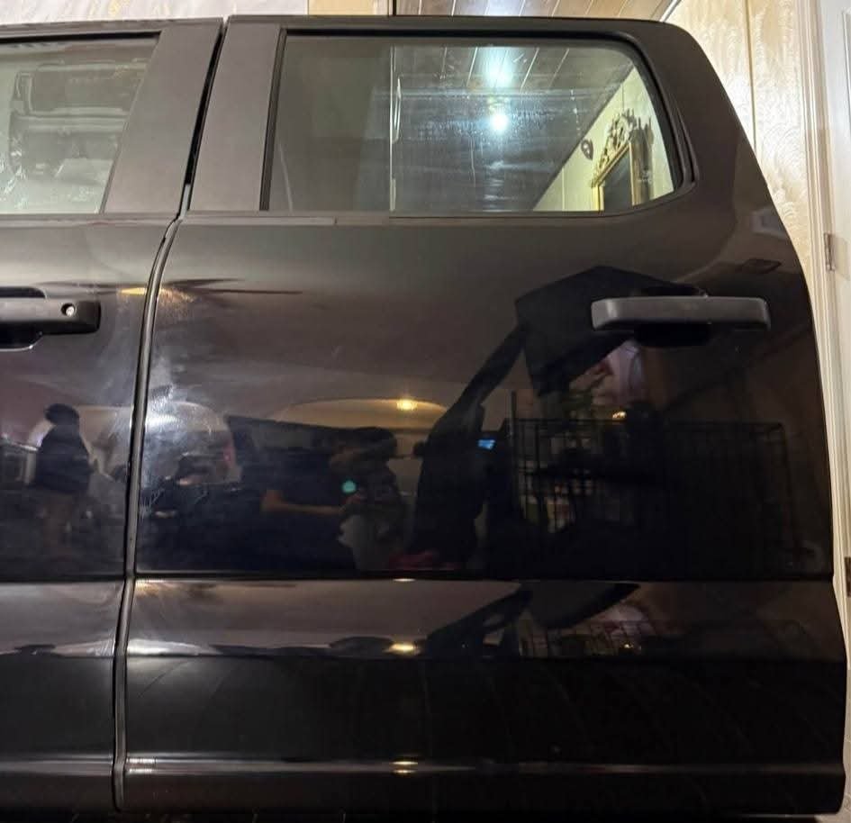 2021 2023 2025 2026 Ford F-150 F-250 F-350 F-450 F-550 Front Left Driver and Rear Left driver Side Doors With Mirror
FORD NEW DOORS!
2021-2022-2023-2024-2025-2026
Mirror-SOLD
Driver Left Side As is in photos!
EACH DOOR 600$$ FIRM! Clean Doors
No Dents/No Rebuilds/No Broken Windows/no damages/ no scratches
If Need both or separate let me know! - Image 4