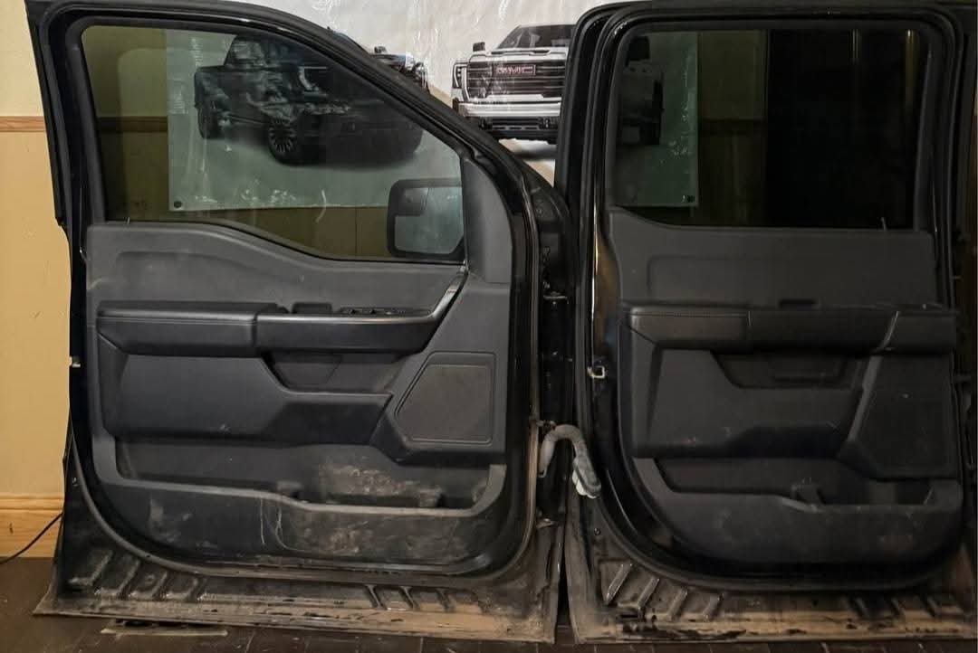 2021 2023 2025 2026 Ford F-150 F-250 F-350 F-450 F-550 Front Left Driver and Rear Left driver Side Doors With Mirror
FORD NEW DOORS!
2021-2022-2023-2024-2025-2026
Mirror-SOLD
Driver Left Side As is in photos!
EACH DOOR 600$$ FIRM! Clean Doors
No Dents/No Rebuilds/No Broken Windows/no damages/ no scratches
If Need both or separate let me know! - Image 6