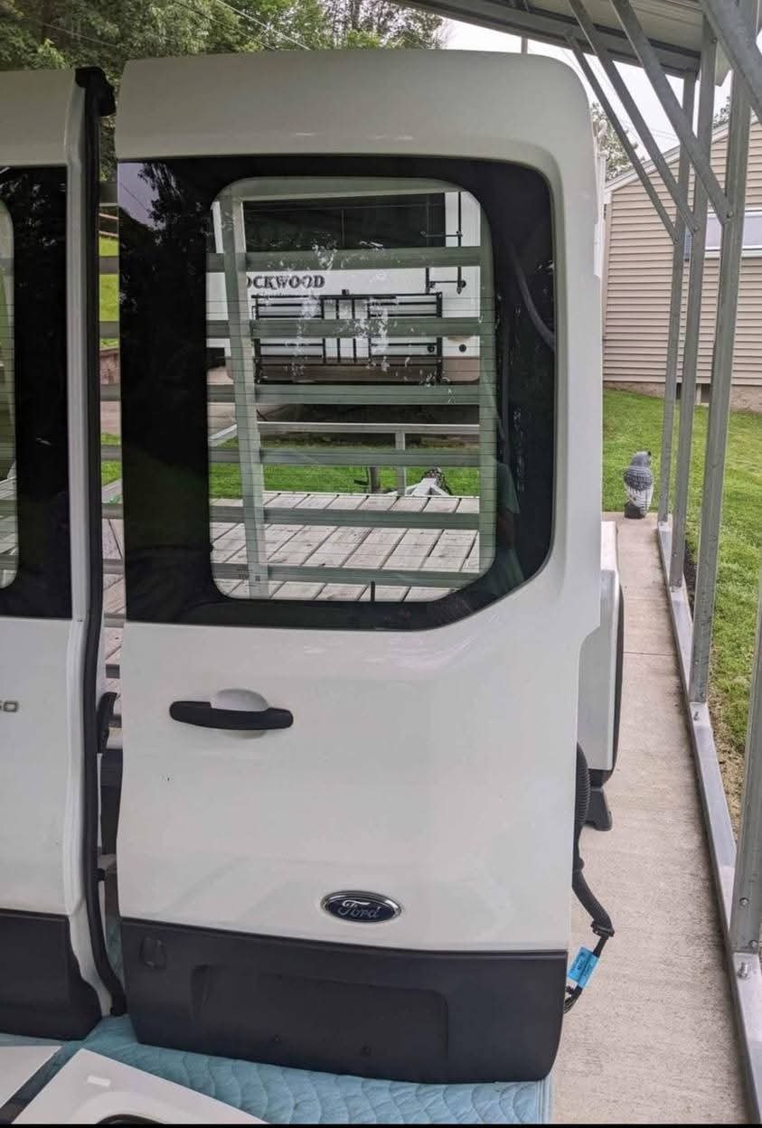 17-22 Ford Transit T150, T250, T350 front left/right side doors, hood and rear doors white OEM NICE!
Both driver and passenger front doors removed from a 2017 Ford Transit with the medium roof. These are white in color, (YZ) paint code, and are in very nice condition with no rot. Both doors are fully loaded, meaning you get the glass, interior panels, window motors, regulators. These are OEM Ford parts, not cheap aftermarket. - Image 7